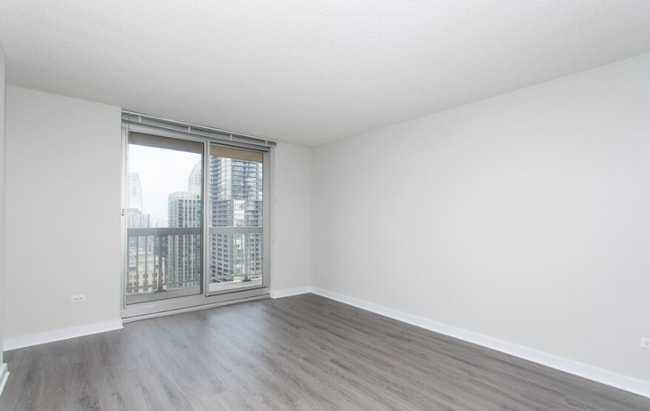 Foto del edificio - 530 N State St