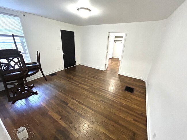 Living Room - 808 Park Ave