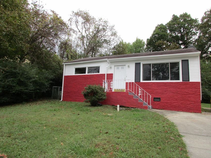 Primary Photo - 3328 Sunset Ave