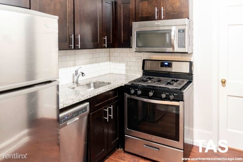 Foto principal - 6748 N Sheridan Rd
