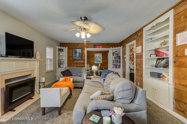 Foto del edificio - Charming & Unique 4 Bedroom