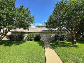Building Photo - 5209 Pensacola Dr