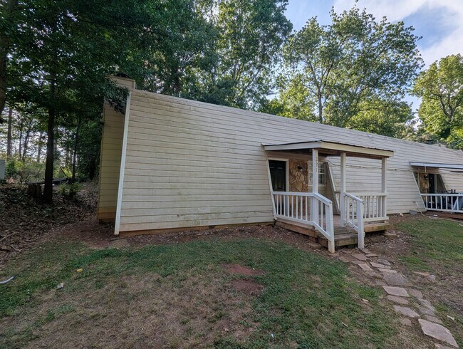 Foto del edificio - 235/237 Rustwood Dr