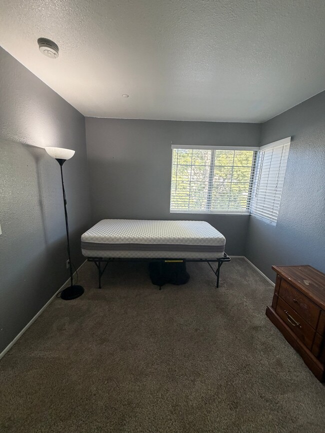 Photo - 11520 Aberdeen Dr (Fontana, CA) House