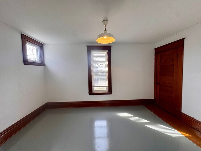 Foto del edificio - 2500 Fuller Ave NE