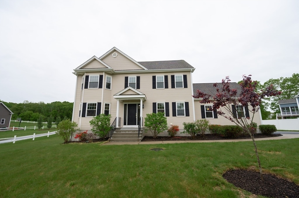 Primary Photo - 7 Willow Brook Ln
