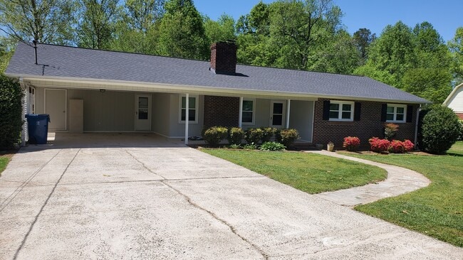 Building Photo - 115 Windy Hill Ct