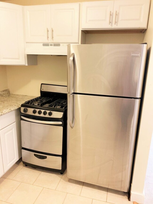 Building Photo - 30 Decatur St