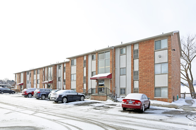 Foto del edificio - Bloomfield on Square Lake