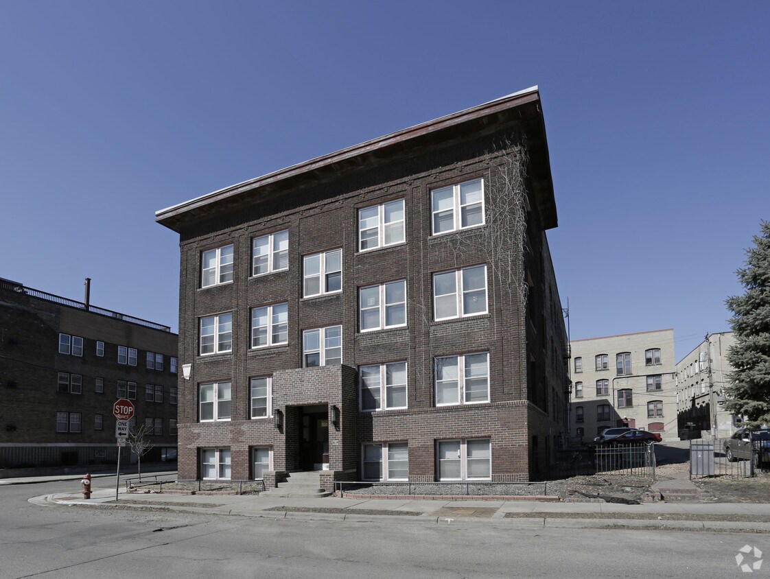 Primary Photo - 1830 Stevens Ave