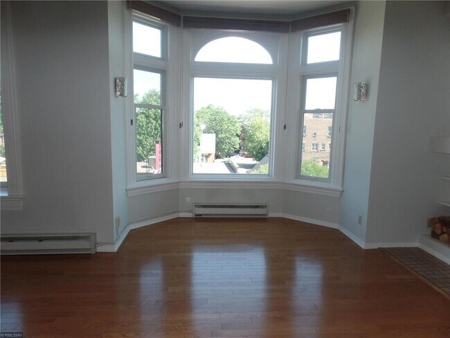 Building Photo - 165 Western Ave N