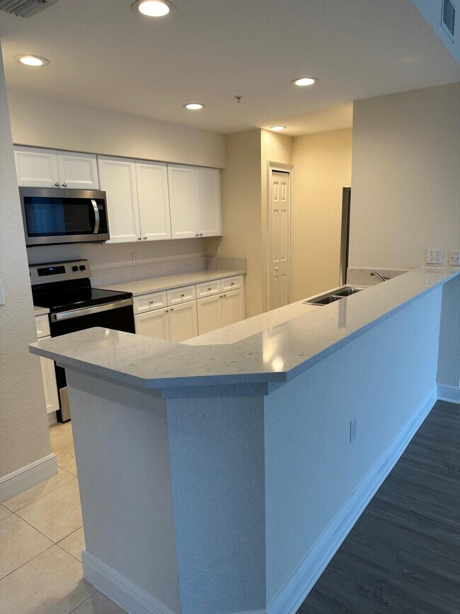 Building Photo - 4620 PGA Boulevard