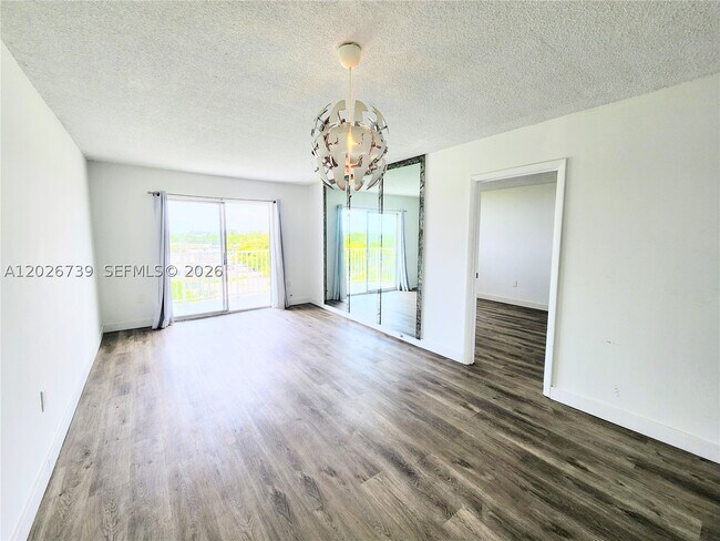 Foto del edificio - 16465 NE 22nd Ave