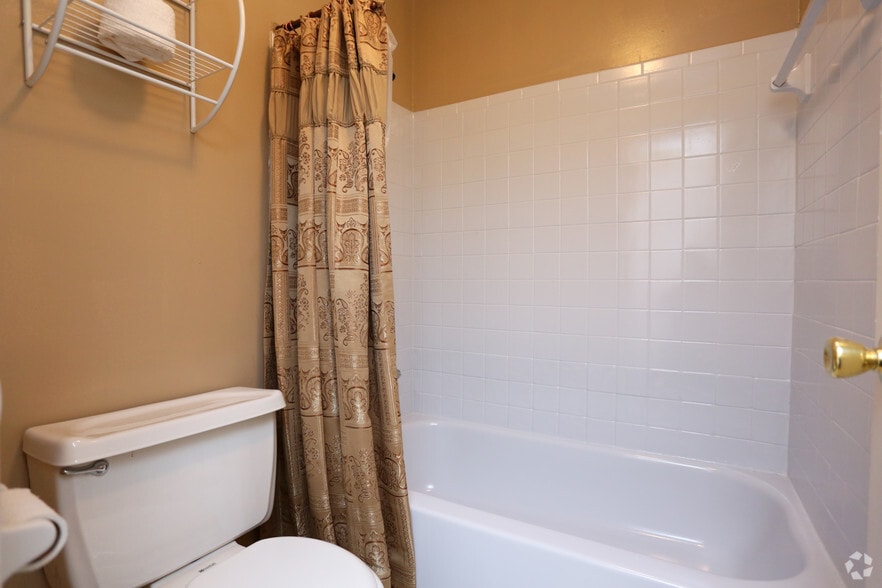 Bathroom Fixtures Huntsville Al summer tree rentals - huntsville, al | apartments Bathroom Fixtures Huntsville Al summer tree rentals - huntsville, al | apartments