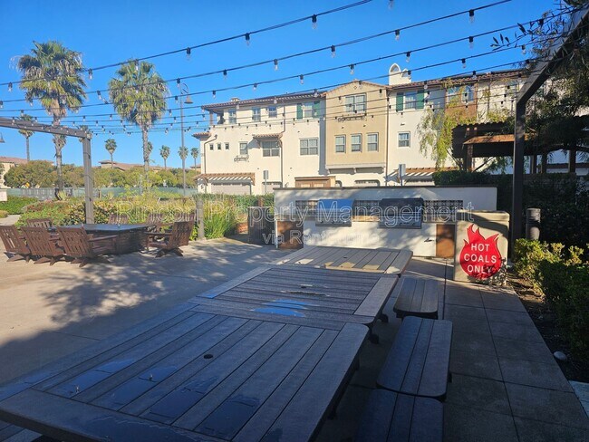 Foto del edificio - 209 Westpark Ct