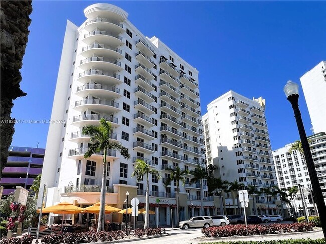 Foto del edificio - 1830 Radius Dr