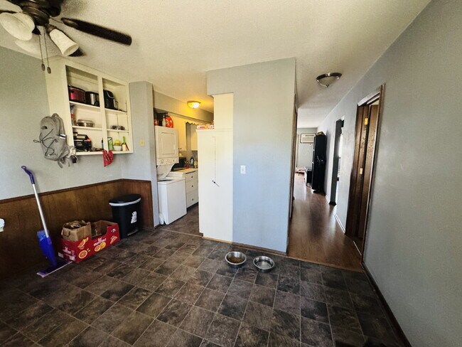 Foto del edificio - Charming 2-Bed Townhouse in St. Louis Park - Your Cozy Home Awaits!