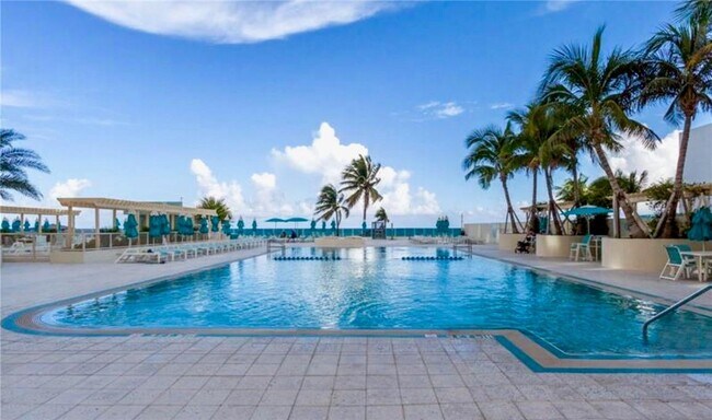 Building Photo - 2501 S Ocean Dr