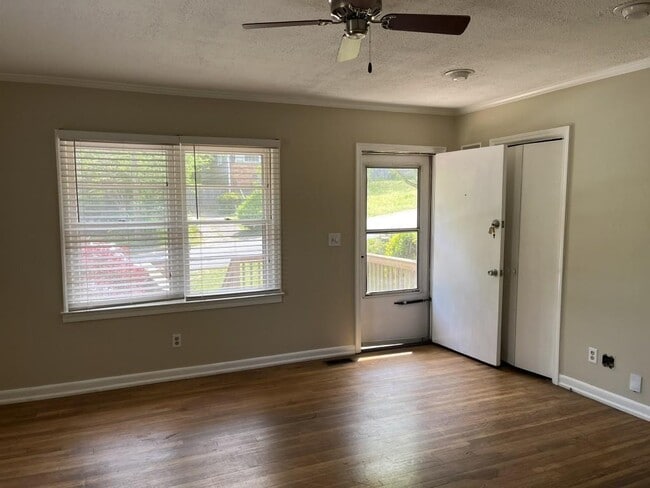 Foto del edificio - 549 Alpine Way