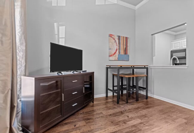 Building Photo - Midtown Apartments