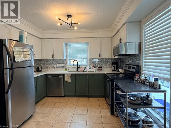 Photo du bâtiment - 684 Jacob Ln