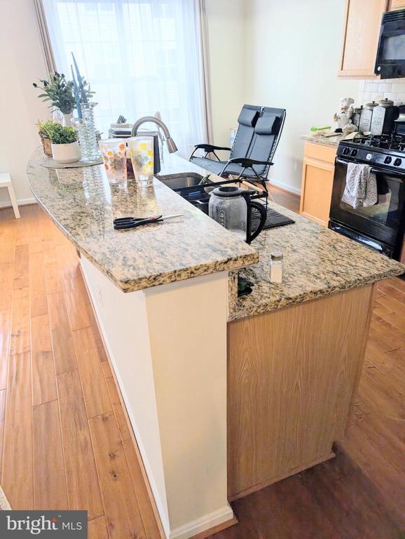 Foto del edificio - 9543 Center St