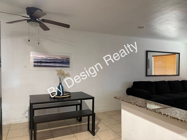 Building Photo - Updated 3 Bed 1 Bath Home with Huge Fenced Yard and Modern Kitchen