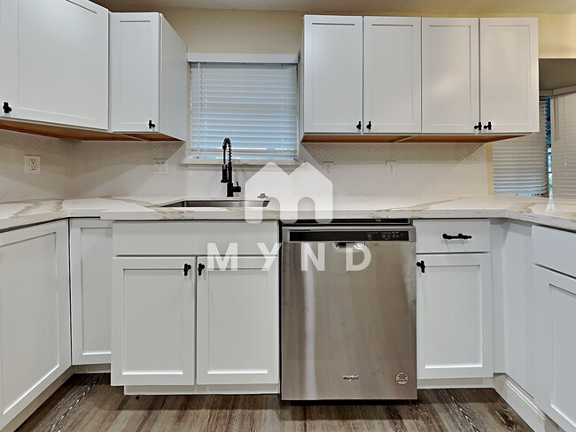 Foto del edificio - 2905 Shady Creek Dr