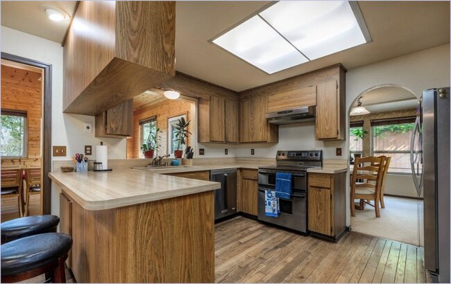 Foto del edificio - 8724 Lake Steilacoom Point Rd SW