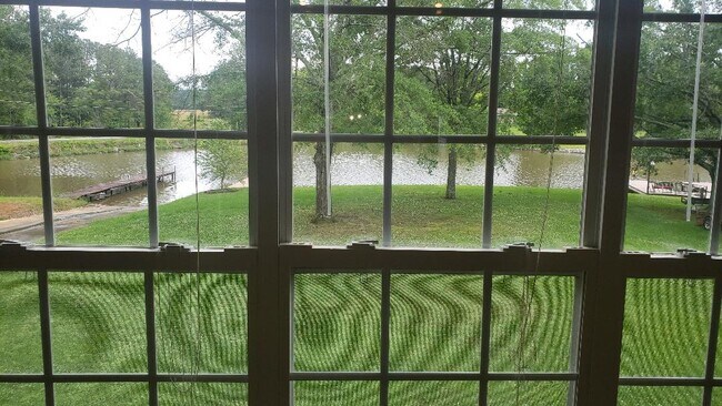 Foto del edificio - 350 Swindall Cir