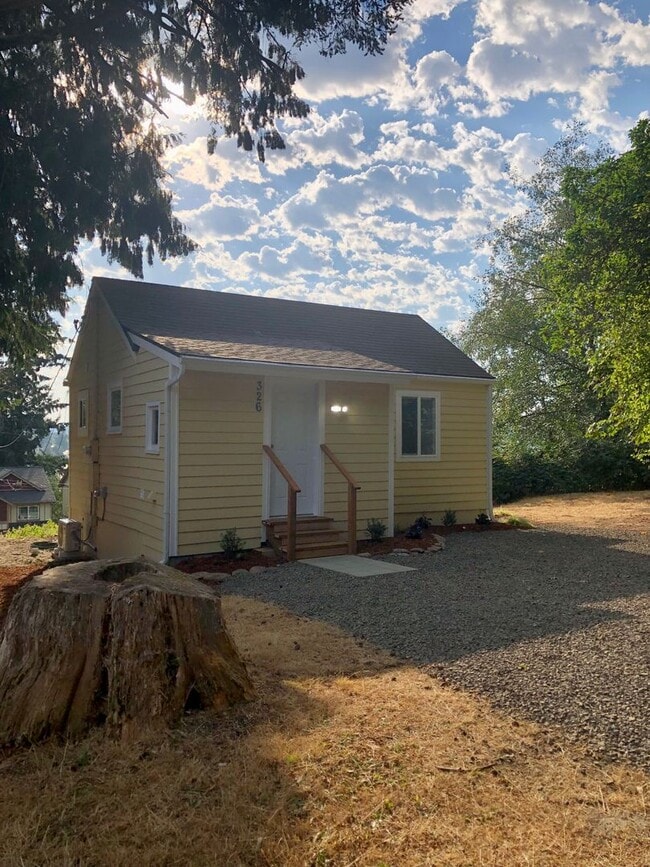 Building Photo - Cute Remodeled Studio