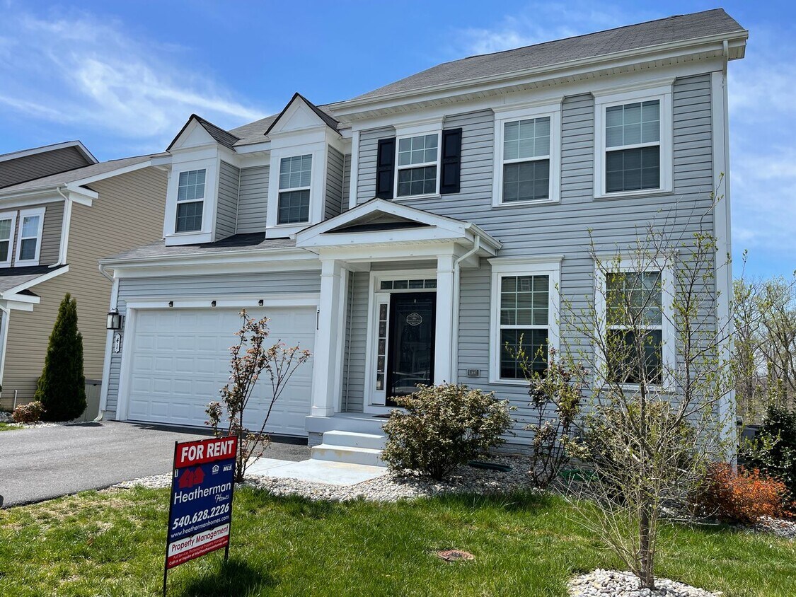 Primary Photo - STAFFORD - SPARKLING NEWER 4 BEDROOM HOME ...