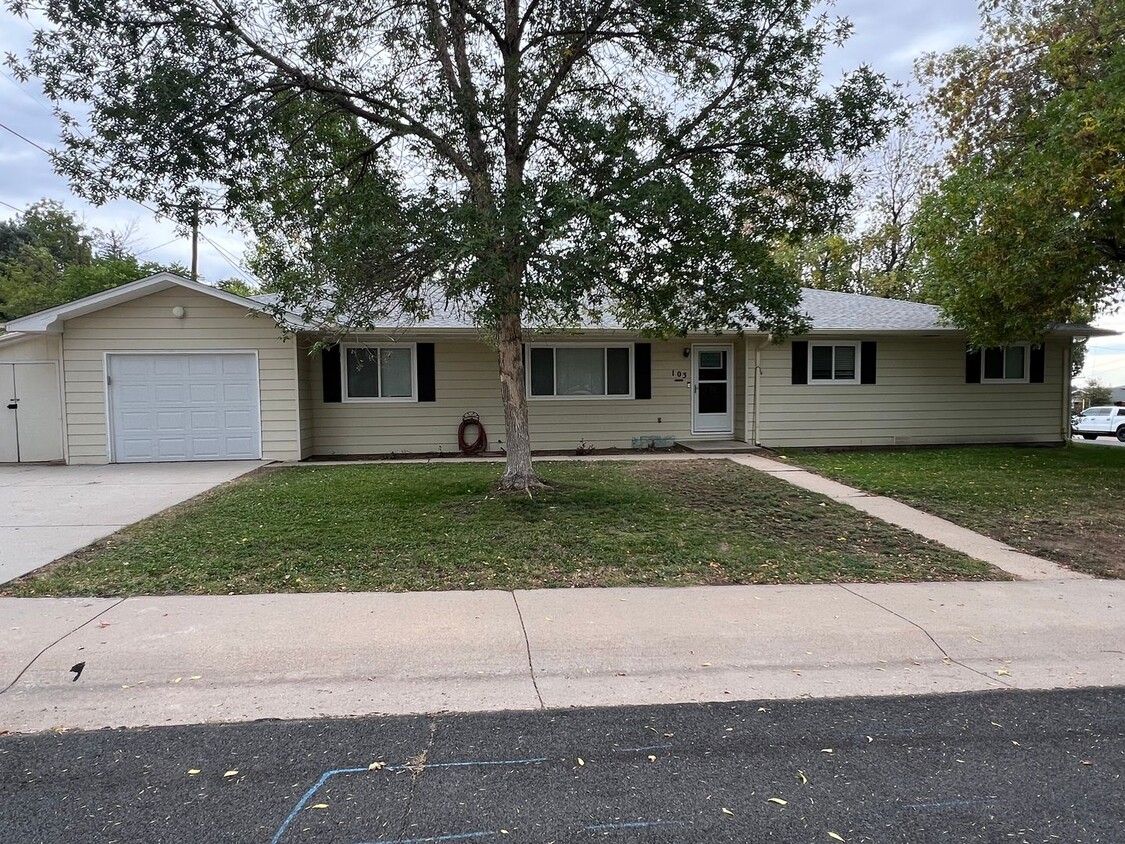 Primary Photo - Beautiful 4bdrm Home In Johnstown Avail 9/20