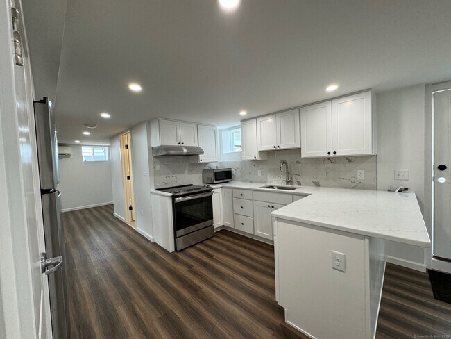 Building Photo - 41 Coolidge Ave