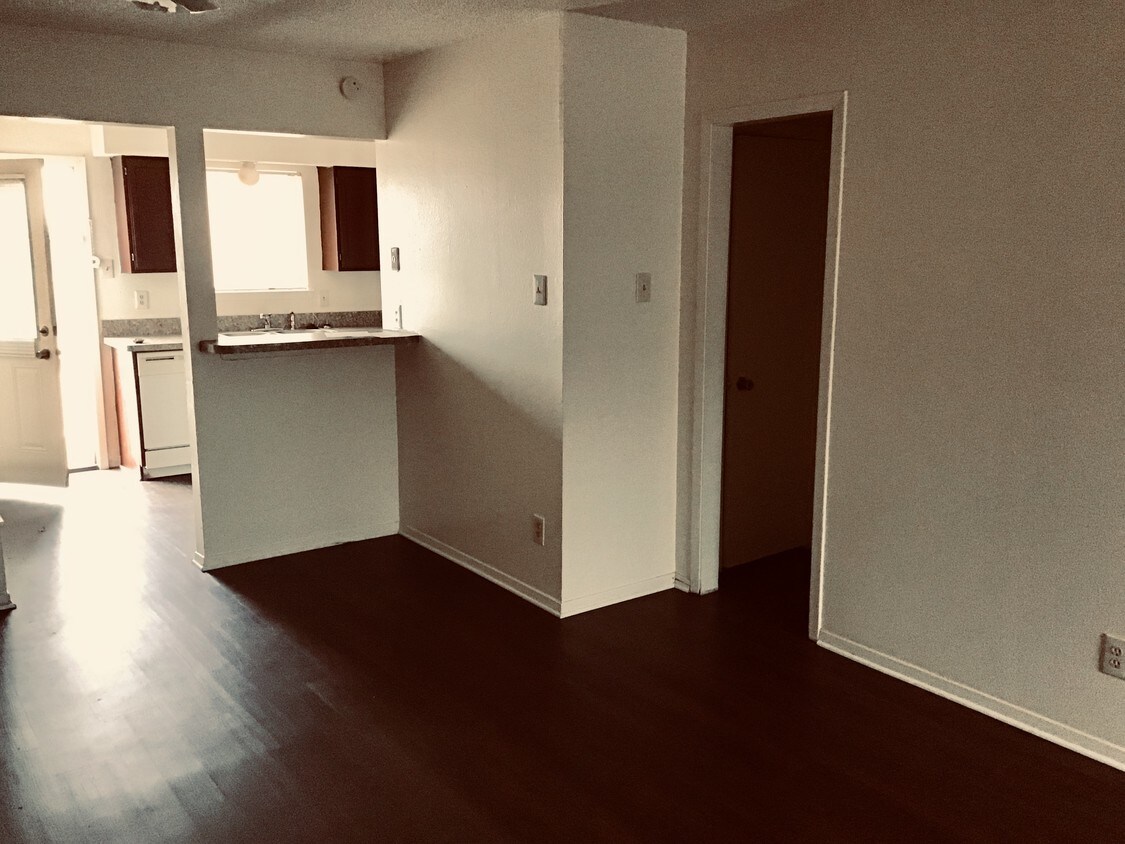 Foto principal - 2806 Wimbledon Ct