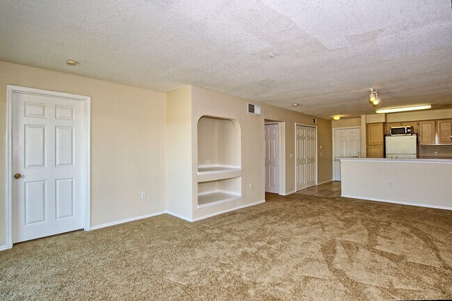 Foto del edificio - Hunters Creek - Gated Community 2/2 Condo