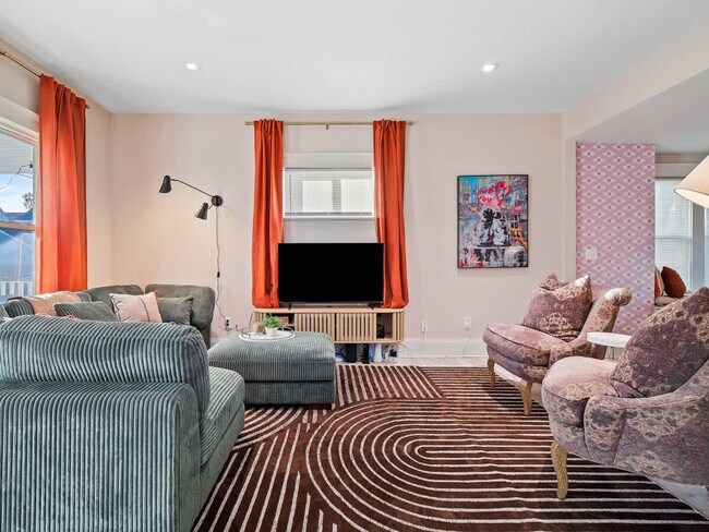 Foto del edificio - 6110 Ellen Ave