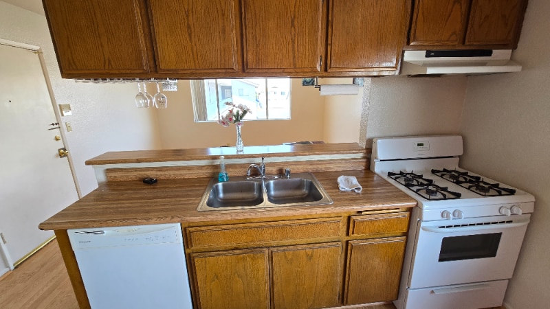 Photo - 4446 W 136th St