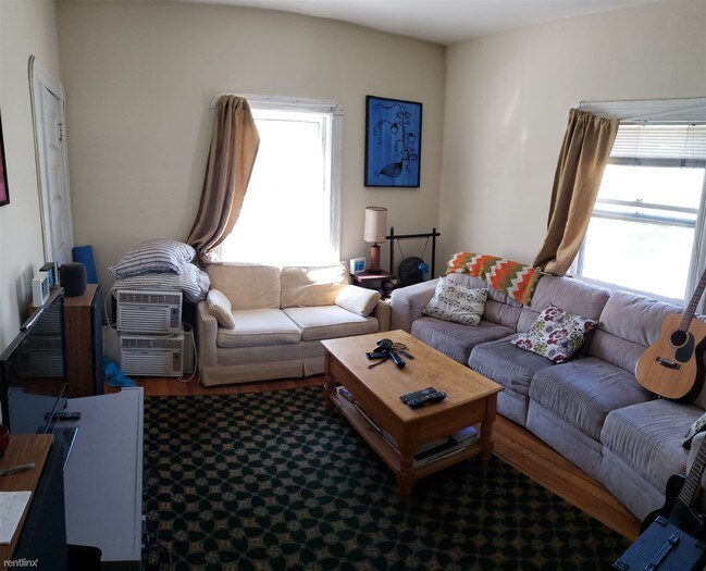 Building Photo - 4 br, 2 bath Apartment - 310 Market St 2