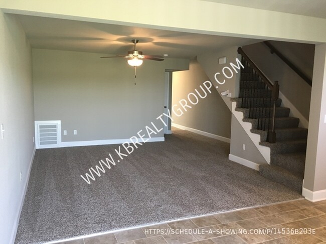 Foto del edificio - 2 Bed Townhome in Peculiar