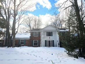 Building Photo - 33811 Hunters Pointe Rd