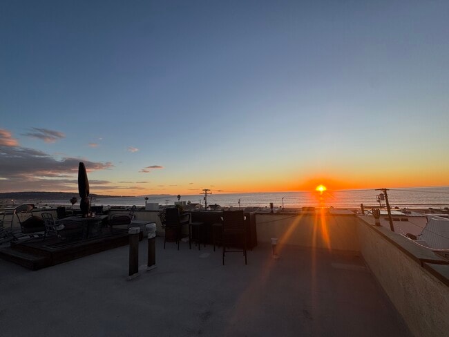 Building Photo - 137 27th St