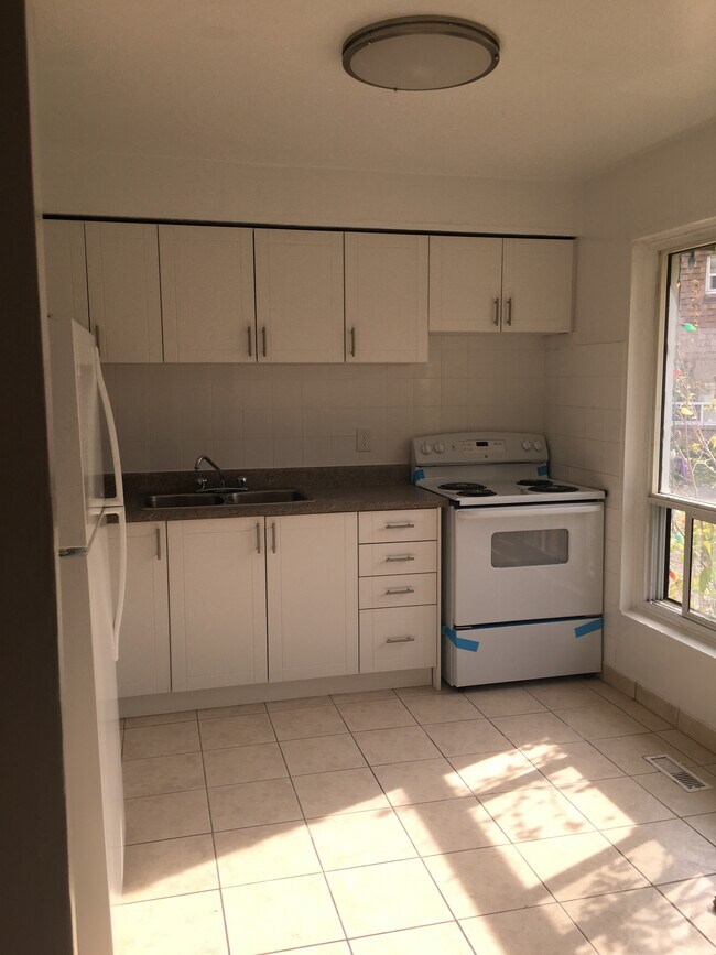 Photo du bâtiment - 3400 The Credit Woodlands Townhomes