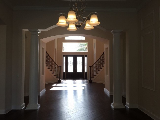Building Photo - 12018 Waterstone Loop Dr