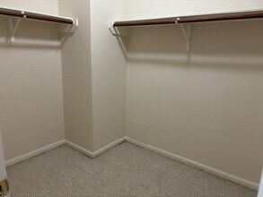 Building Photo - 5514 Gatesprings Ln