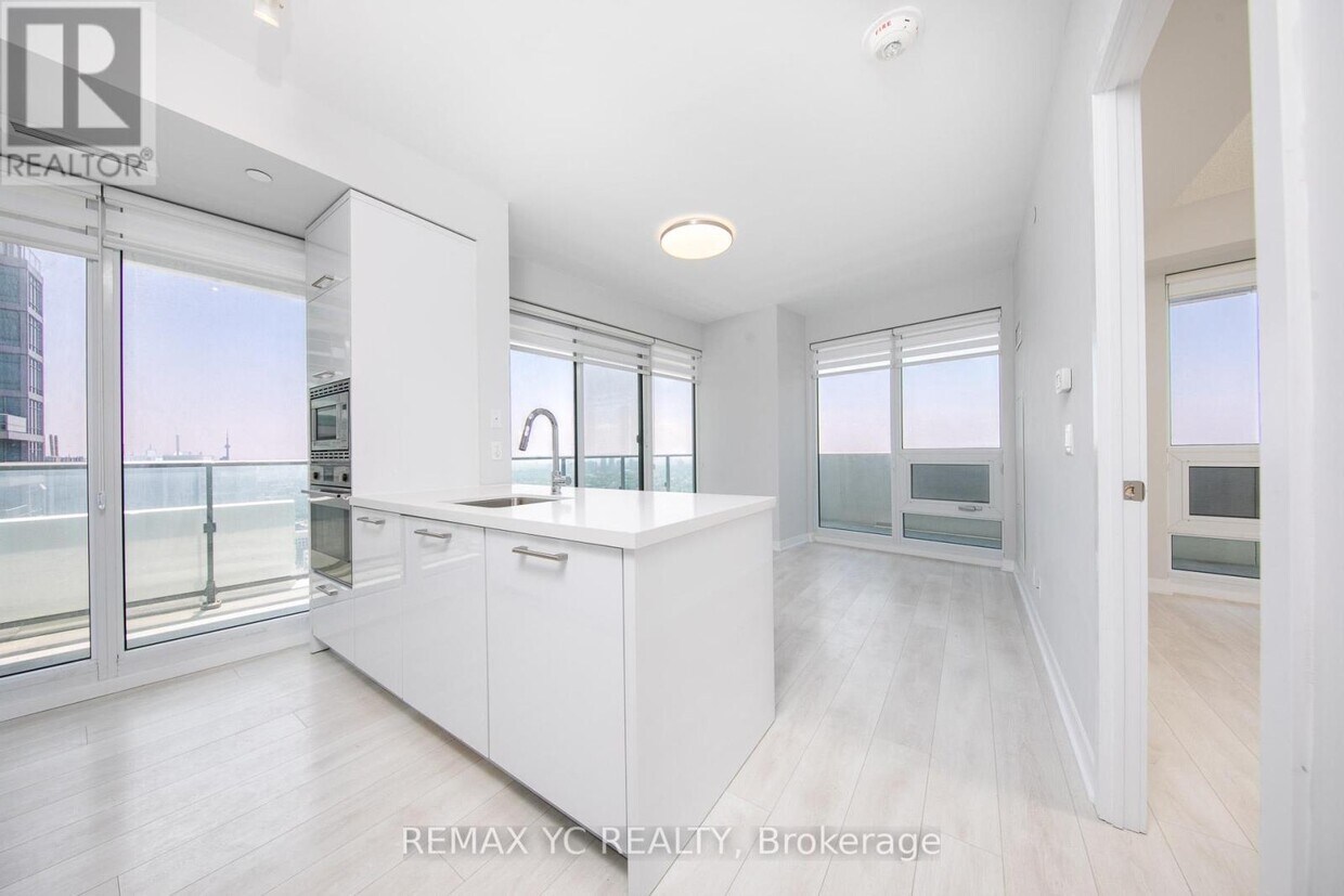 Photo principale - 2221 Yonge St