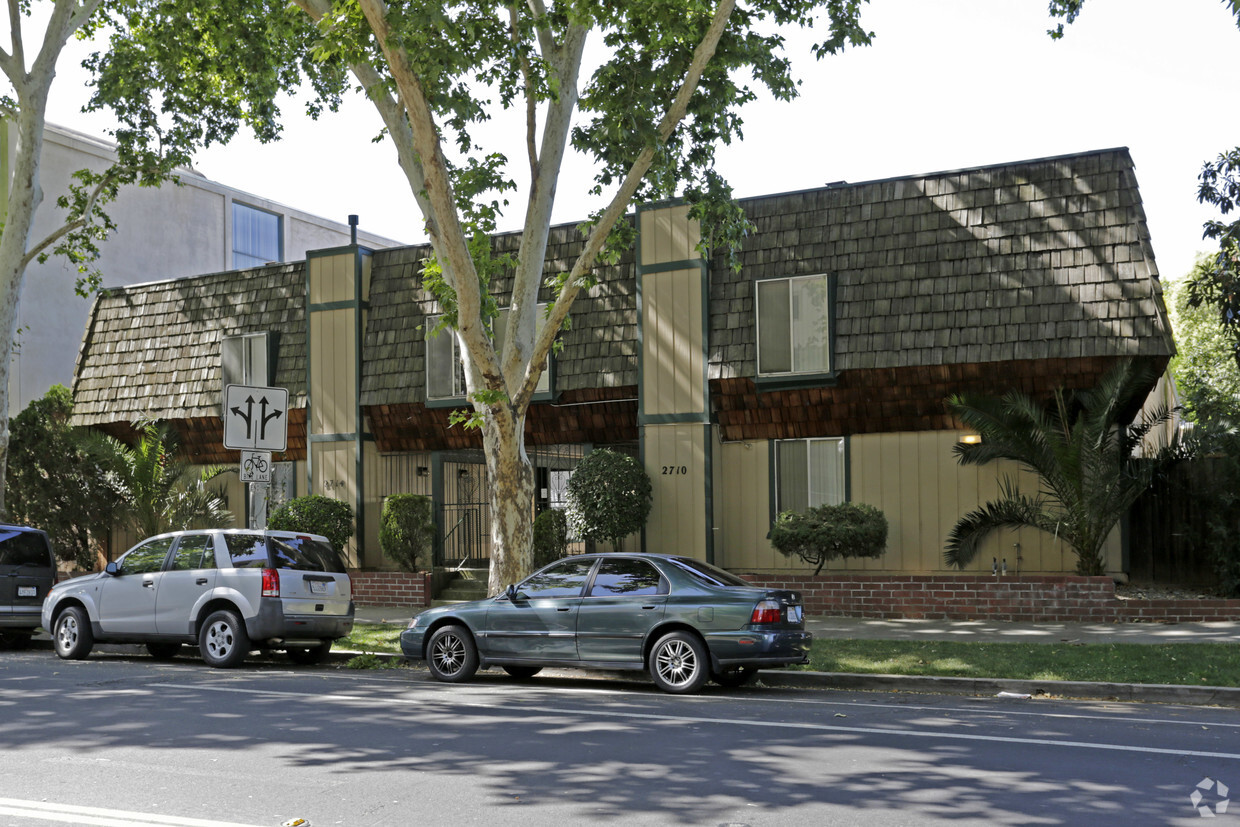 Building Photo - 2710-2714 N St