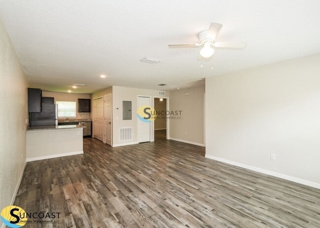 Foto del edificio - 8100 Juniper Rd