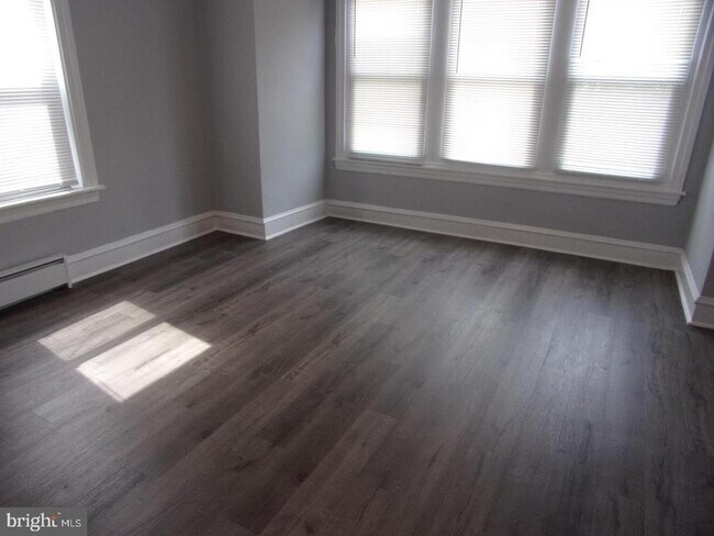 Foto del edificio - 6154 Lebanon Ave