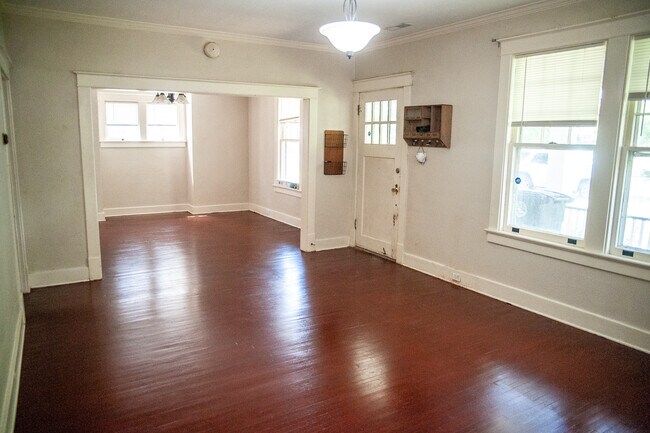 Building Photo - 321 Yeardley Ave